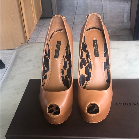 RARE louis vuitton Oh Really! Peep-Toe Pumps - Picture 3 of 9